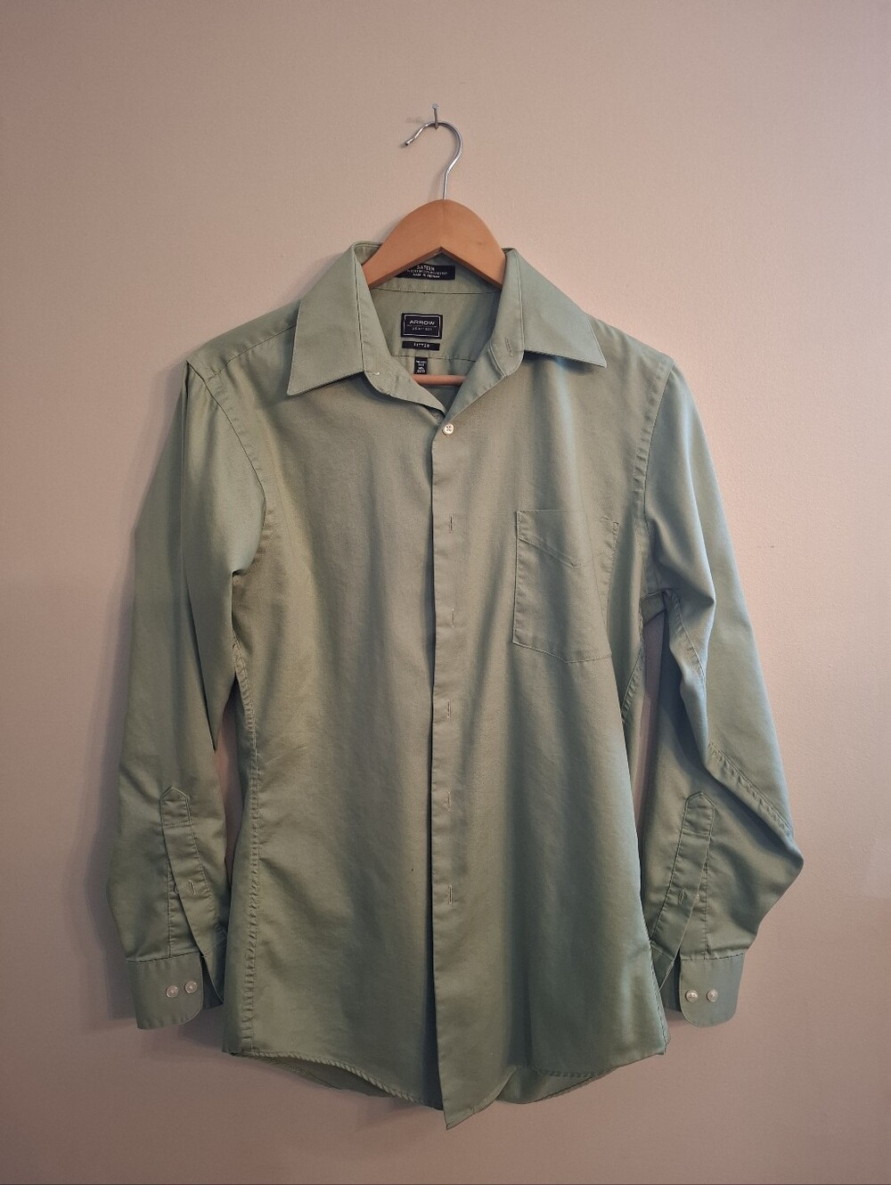 Arrow Men's Sateen Sage Green Fitted Dress Shirt - Long Sleeve